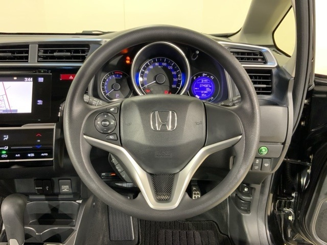 フィット1.3 13G Lパッケージ 4WD