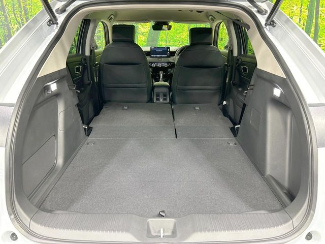 【パワーバックドア】スマートキーや運転席のボタンを押すだけでリアゲートが自動で開閉します!荷物を持っている時や、高い位置にあるバックドアを閉める際に便利な機能です♪
