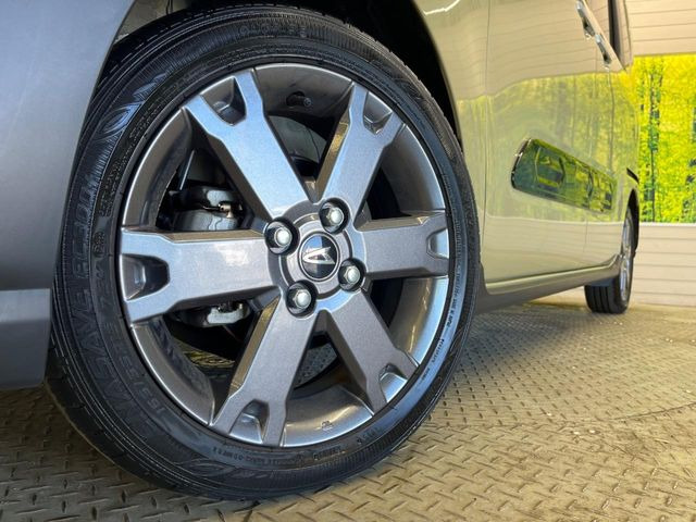 �y����15�C���`�A���~�z�C�[���z�O�ςɃ}�b�`���������A���~�z�C�[���𑕒����Ă���܂��B�e��ЊO�A���~�z�C�[����A�X�^�b�h���X�^�C�����戵�����Ă���܂��B���񂲑��k����������