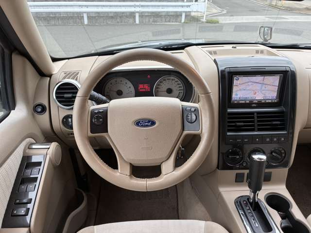 エクスプローラーXLT 4WD