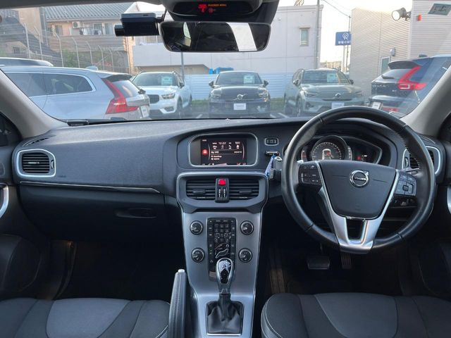 V40D4 ダイナミック エディション ディーゼル