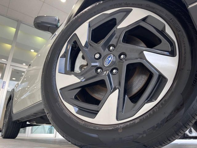 �y����18�C���`�A���~�z�C�[���z�O�ςɃ}�b�`���������A���~�z�C�[���𑕒����Ă���܂��B�e��ЊO�A���~�z�C�[����A�X�^�b�h���X�^�C�����戵�����Ă���܂��B���񂲑��k����������
