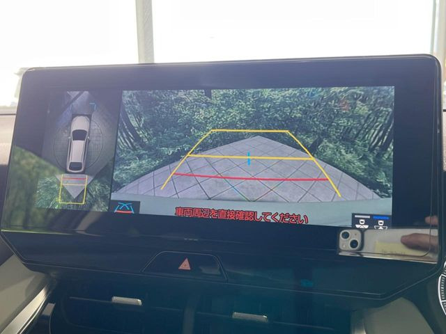 【パノラミックビューモニター】専用のカメラにより、上から見下ろしたような視点で360度クルマの周囲を確認することができます☆死角部分も確認しやすく、狭い場所での切り返しや駐車もスムーズに行えます。