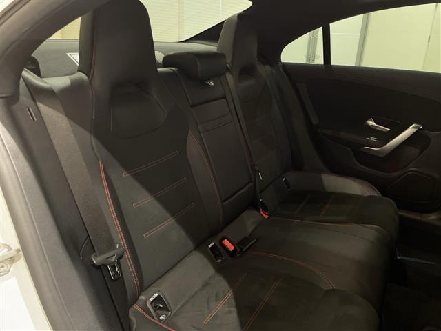 CLAクラスCLA250 4マチック AMGライン 4WD