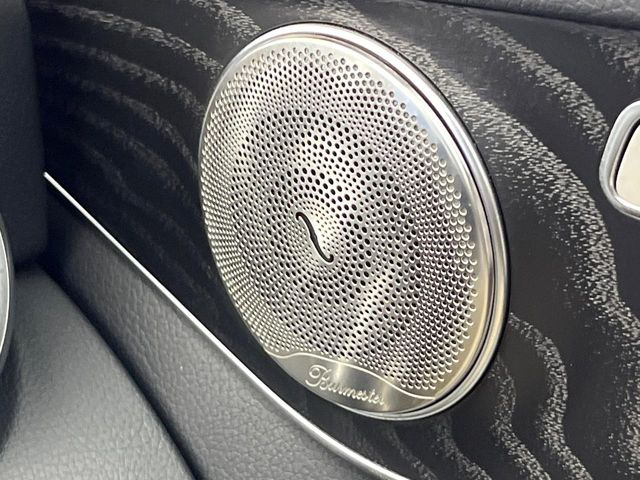 ��Burmester�T���E���h�V�X�e��:�n�C�G���h�I�[�f�B�I��僁�[�J�[����|����Ԑ�p�̃v���~�A���X�s�[�J�[�𑕔��B�����̃X�s�[�J�[����A���̗������܂ŕ����鍂�i���ȉ��y�����y���݂��������܂��B