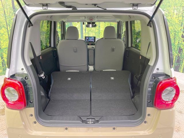 普段のお買い物や通勤、送迎等に十分な荷室スペースを確保しております。セカンドシートを倒すと、大きな荷物の積載も可能です♪