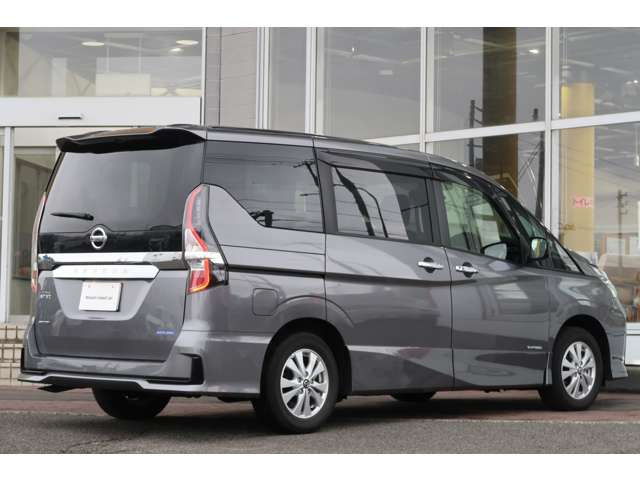 セレナ2.0 ハイウェイスターV 4WD