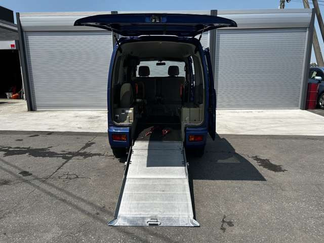 アトレーワゴンフレンドシップ スローパー リヤシートレス仕様 折り畳み補助シート付 4WD