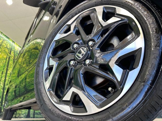 �y����15�C���`�A���~�z�C�[���z�O�ςɃ}�b�`���������A���~�z�C�[���𑕒����Ă���܂��B�e��ЊO�A���~�z�C�[����A�X�^�b�h���X�^�C�����戵�����Ă���܂��B���񂲑��k����������