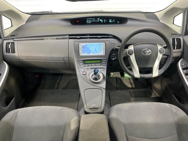 プリウス1.8 S