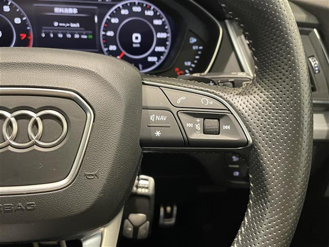 Q52.0 TFSI クワトロ スポーツ 4WD