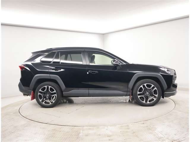 RAV42.0 アドベンチャー 4WD