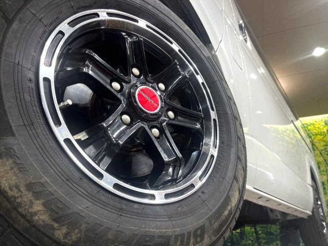 �y15�C���`�A���~�z�C�[���z�O�ςɃ}�b�`�����A���~�z�C�[���𑕒����Ă���܂��B�e��A���~�z�C�[����A�X�^�b�h���X�^�C�����戵�����Ă���܂��B���񂲑��k����������