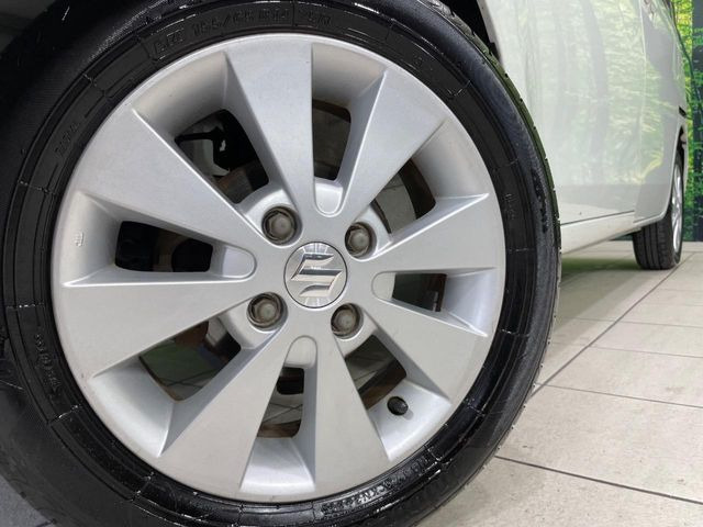 �y����14�C���`�A���~�z�C�[���z�O�ςɃ}�b�`���������A���~�z�C�[���𑕒����Ă���܂��B�e��ЊO�A���~�z�C�[����A�X�^�b�h���X�^�C�����戵�����Ă���܂��B���񂲑��k����������