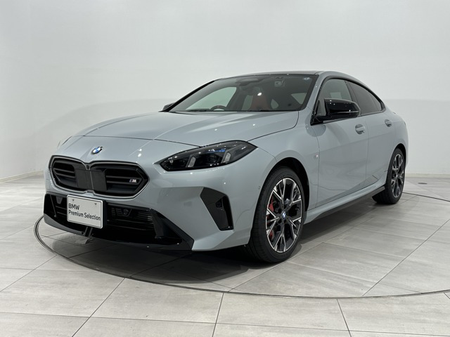 2シリーズグランクーペM235 xドライブ 4WD