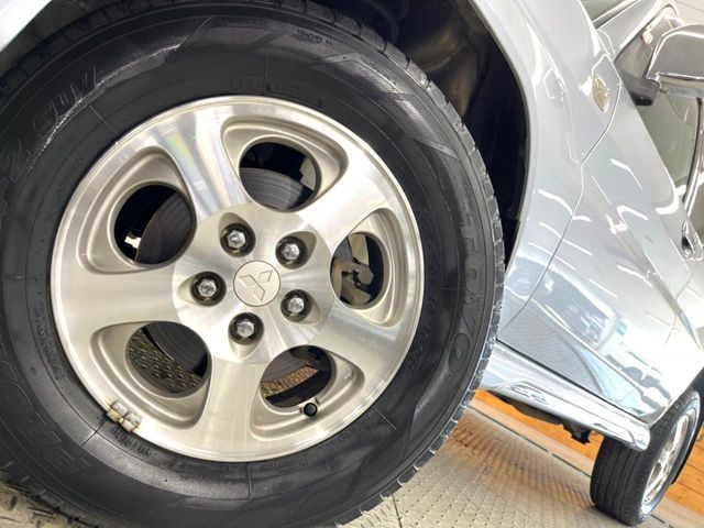�y����16�C���`�A���~�z�C�[���z�O�ςɃ}�b�`���������A���~�z�C�[���𑕒����Ă���܂��B�e��ЊO�A���~�z�C�[����A�X�^�b�h���X�^�C�����戵�����Ă���܂��B���񂲑��k����������