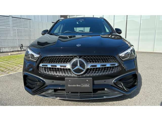 GLAクラスGLA200d 4マチック AMGラインパッケージ 4WD