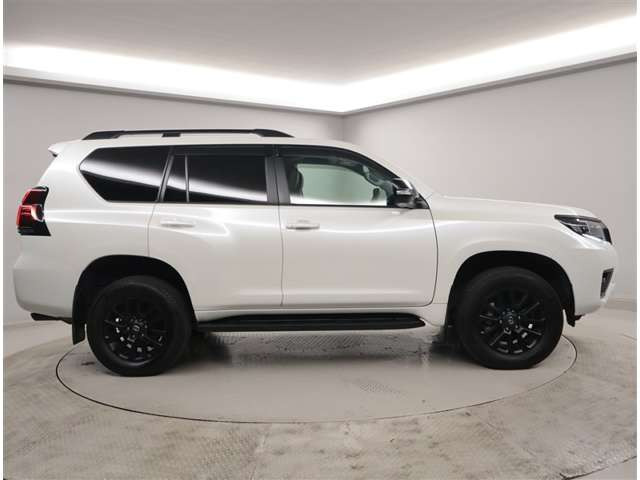 ランドクルーザープラド2.7 TX Lパッケージ マットブラック エディション 4WD