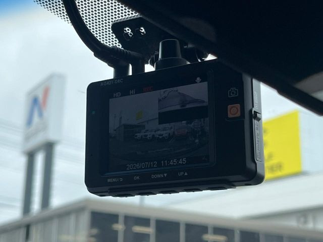 【ドライブレコーダー】ドライブレコーダー装備!走行中はもちろん、あおり運転や事故に遭遇した際、映像で記録し、万一のリスクに備えます。※記録用SDカードはお客様ご自身でご準備いただく必要があります。