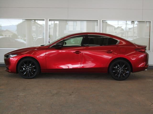 MAZDA3セダン
