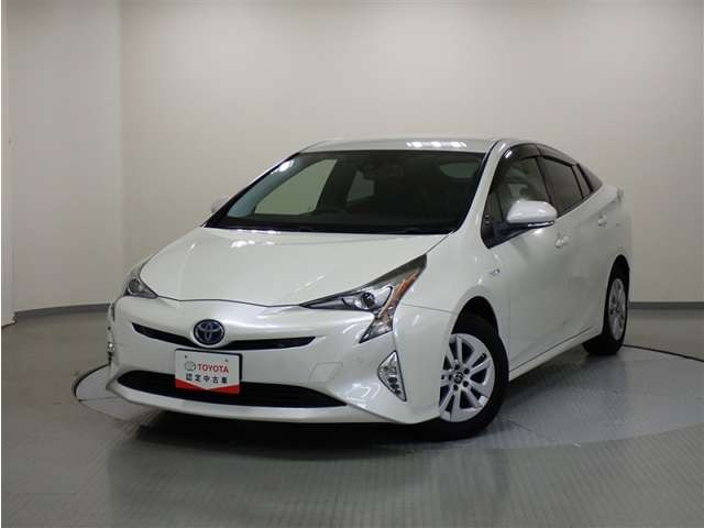 プリウス1.8 S セーフティ プラス E-Four 4WD