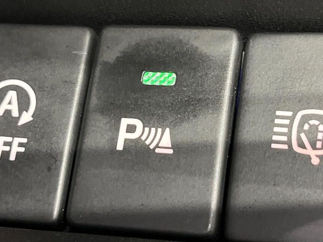 【コーナーセンサー】バンパーに付いたセンサーが障害物を検知!一定の距離に近づくとアラートで教えてくれます♪狭い駐車スペースや車庫入れ時も安心ですね☆