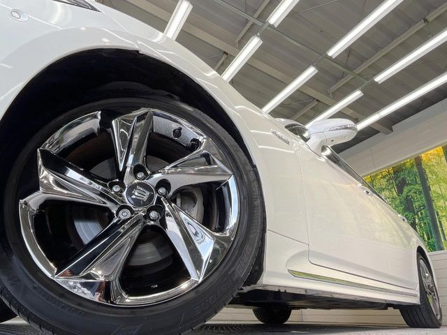 �y����18�C���`�A���~�z�C�[���z�O�ςɃ}�b�`���������A���~�z�C�[���𑕒����Ă���܂��B�e��ЊO�A���~�z�C�[����A�X�^�b�h���X�^�C�����戵�����Ă���܂��B���񂲑��k����������