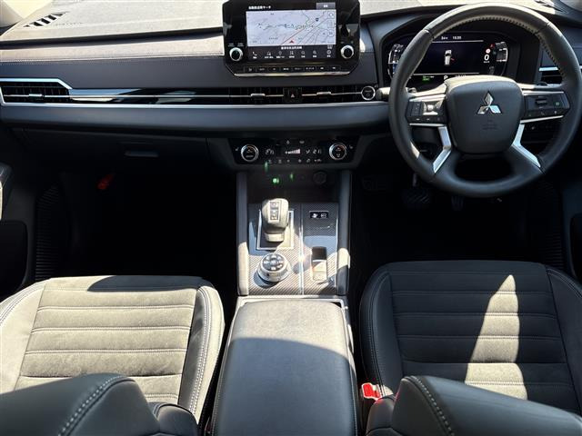 アウトランダーPHEV2.4 G 4WD