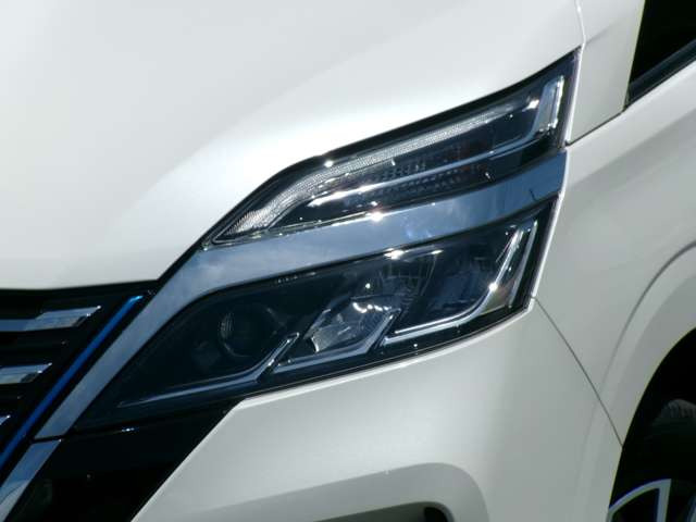 セレナ1.2 e-POWER ハイウェイスターV