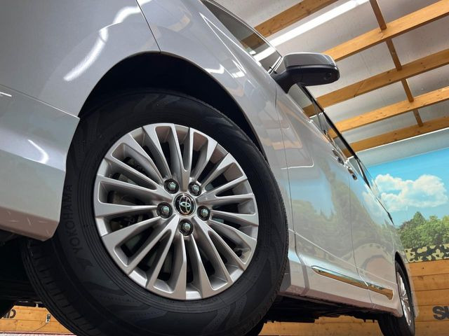 �y����17�C���`�A���~�z�C�[���z�O�ςɃ}�b�`���������A���~�z�C�[���𑕒����Ă���܂��B�e��ЊO�A���~�z�C�[����A�X�^�b�h���X�^�C�����戵�����Ă���܂��B���񂲑��k����������