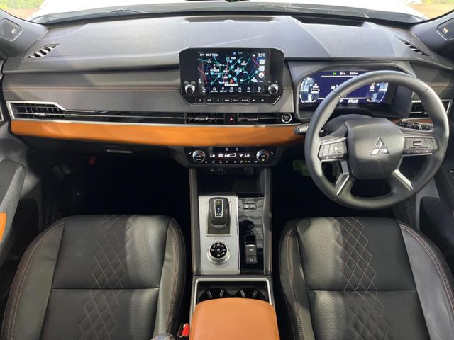 アウトランダーPHEV 2.4 P 4WD