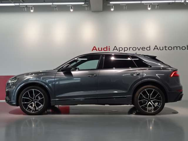 Q855 TFSI クワトロ Sライン 4WD