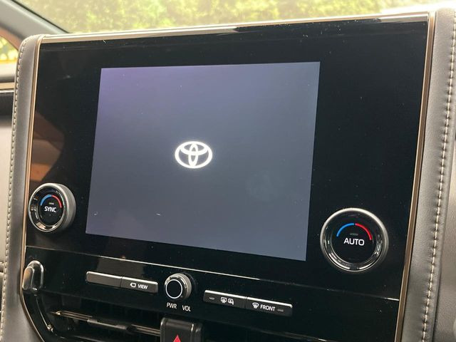 �y9.8�C���` �f�B�X�v���C�I�[�f�B�I�z���ʂ̃f�B�X�v���C��AppleCarPlay��AndroidAuto�����p�\�B�傫�ȉ�ʂŃX�}�z�i�r�A�v���������p���������܂���