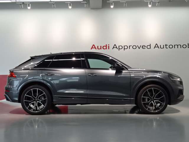 Q855 TFSI クワトロ Sライン 4WD