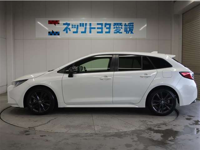 カローラツーリング1.8 ハイブリッド W×B