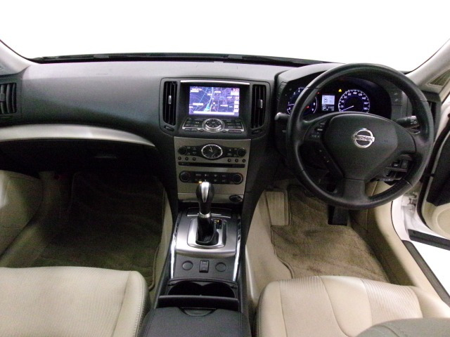 スカイライン2.5 250GT