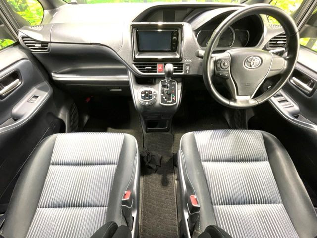 ヴォクシー2.0 ZS