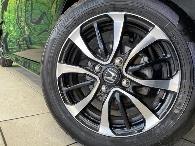�y����14�C���`�A���~�z�C�[���z�O�ςɃ}�b�`���������A���~�z�C�[���𑕒����Ă���܂��B�e��ЊO�A���~�z�C�[����A�X�^�b�h���X�^�C�����戵�����Ă���܂��B���񂲑��k����������