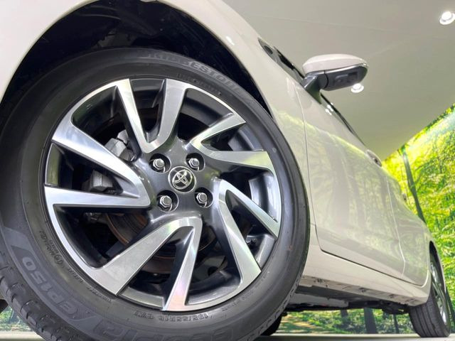 �y�����I�v�V����16�C���`�A���~�z�C�[���z�����I�v�V�����z�C�[���𑕒��B���s���\�̌���ɉ����A�O�ς����X�^�C���b�V���ɂȂ��Ă��܂��B