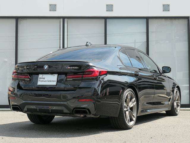 5シリーズセダンM550i xドライブ 4WD