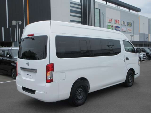 キャラバン2.5 チェアキャブ 車いす4名仕様 4WD
