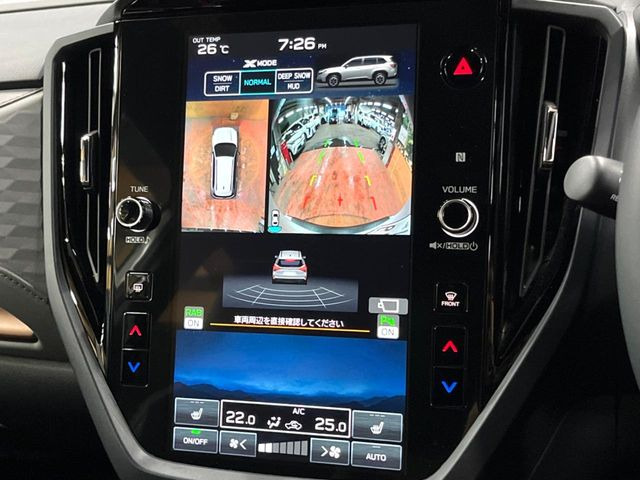 【マルチテレインモニター】車のフロントやサイドのカメラ画像を同時にモニター表示することで、悪路や狭い道を走行時でも周囲の状況確認ができ安心!本格SUVにうれしい装備です♪