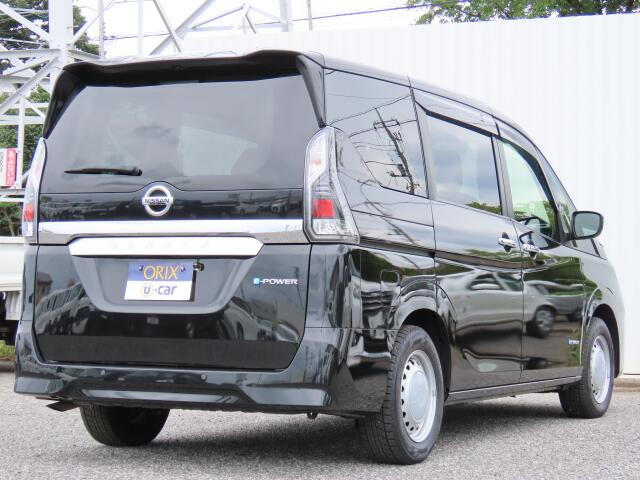 セレナ1.2 e-POWER XV