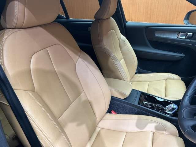 XC40B4 AWD インスクリプション 4WD