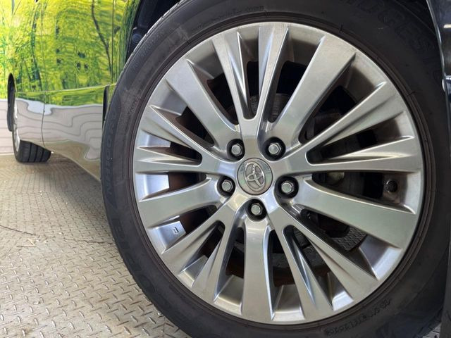 �y����18�C���`�A���~�z�C�[���z�O�ςɃ}�b�`���������A���~�z�C�[���𑕒����Ă���܂��B�e��ЊO�A���~�z�C�[����A�X�^�b�h���X�^�C�����戵�����Ă���܂��B���񂲑��k����������