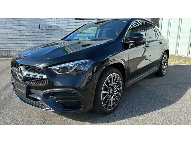 GLAクラスGLA200d 4マチック AMGラインパッケージ 4WD