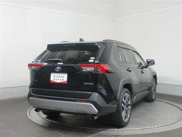 RAV42.0 アドベンチャー 4WD