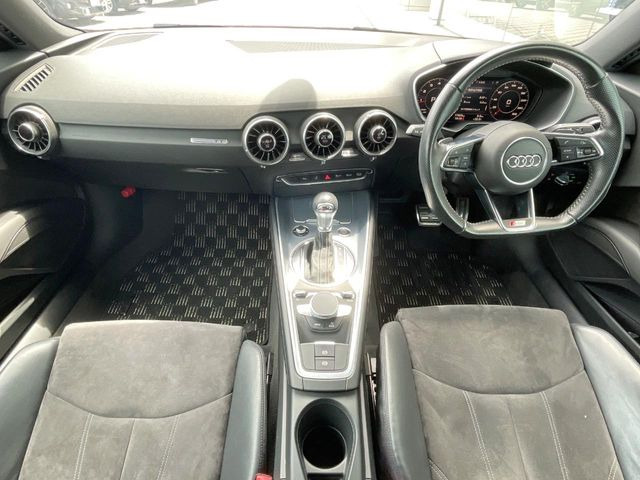 TTクーペ2.0 TFSI Sラインパッケージ