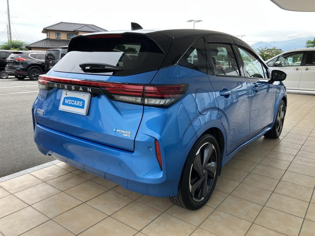ノートオーラ1.2 G FOUR レザーエディション 4WD