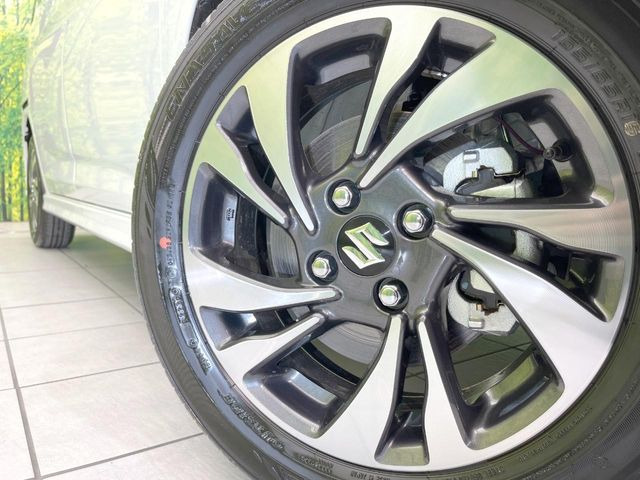 �y����15�C���`�A���~�z�C�[���z�O�ςɃ}�b�`���������A���~�z�C�[���𑕒����Ă���܂��B�e��ЊO�A���~�z�C�[����A�X�^�b�h���X�^�C�����戵�����Ă���܂��B���񂲑��k����������